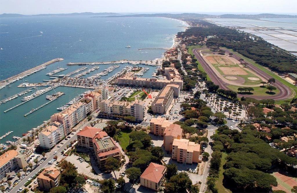 Hébergement de vacances Holidays *